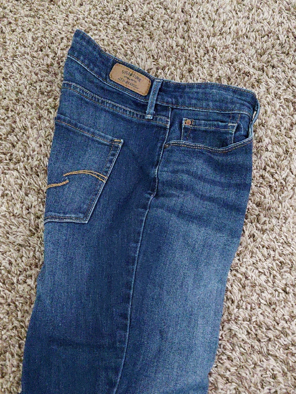 Signature Women's Straight Leg Jeans - Blue Wash
